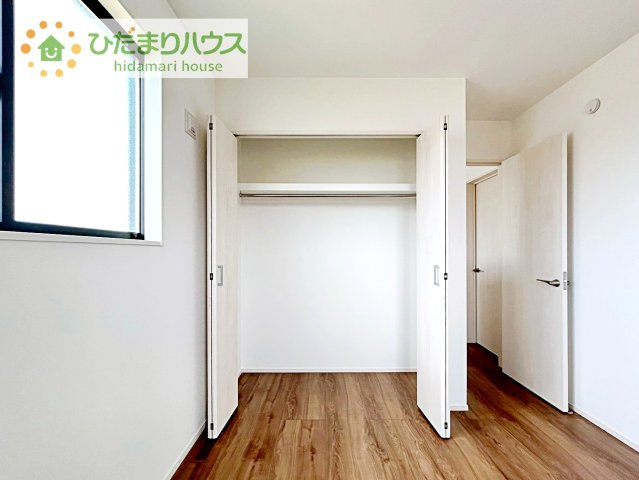 ハンガーパイプ付でお洋服の出し入れもラクラクです！