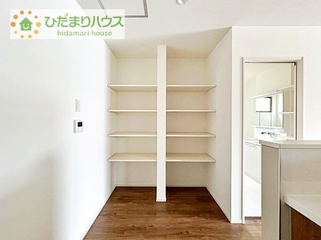 パントリー完備で散らかりがちなキッチン回りもラクラクお片付けできちゃいます！(*^-^*)