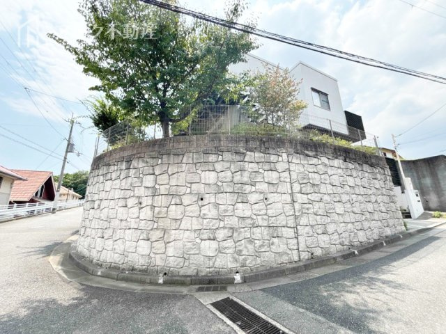 高台角地につき採光・通風良好！