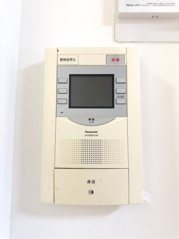 モニタ付きインターホンで来客の確認もでき安心です