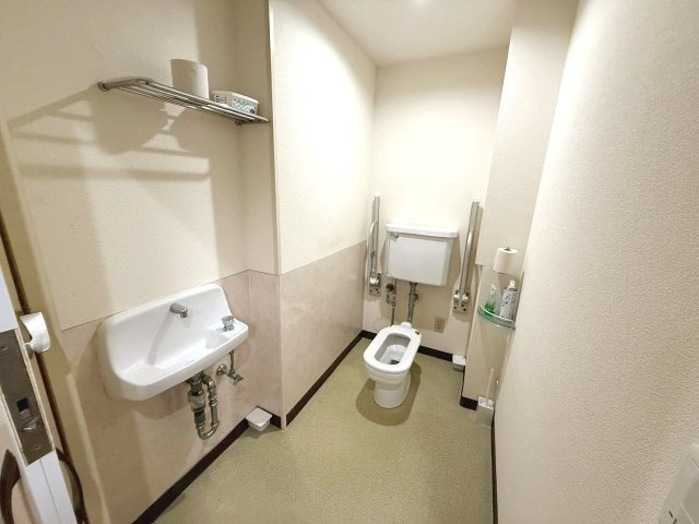 トイレに洗面台あり