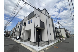 下町らしい温かみと静けさが共存する街。それが、東久保町。つまるところ、人間として住む上での最適解。な 西区東久保町新築戸建 の外観
