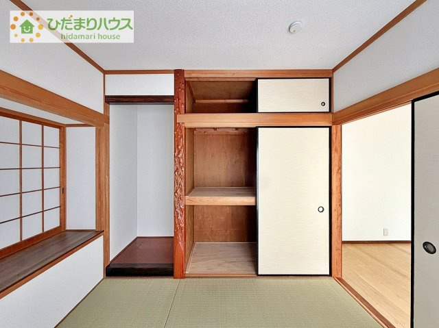 和室の収納は横開きクローゼット！　しまった物の出し入れも楽々です(^^)