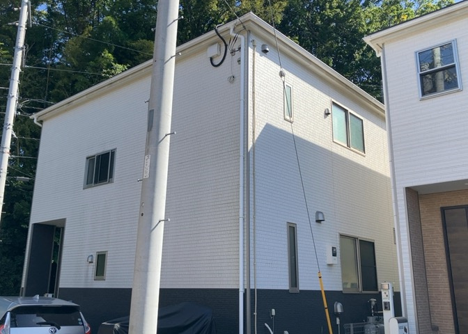 隣家の土地はどうなっているのか、生活利便施設が近くにあるのか、学校まで近いかなど、お客様のライフスタイルにあわせたイメージが重要です。また、近くにあると困る施設が近くにないかも確認するといいでしょう。