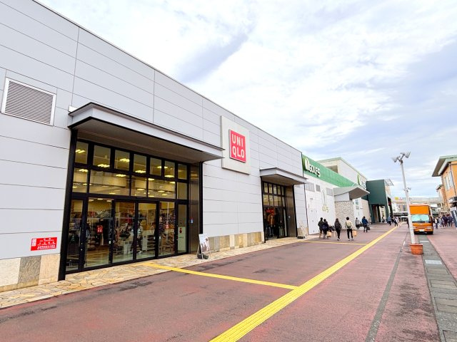ぐりーんうぉーく内、服飾店『ユニクロ』