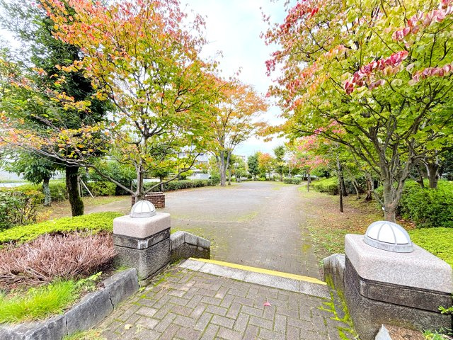 敷地内公園。