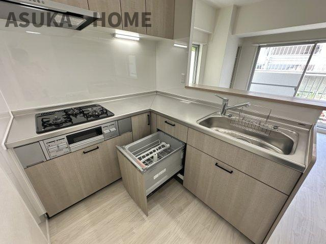 コーナーキッチンです。料理をする時間が楽しくなり使い勝手の良さが魅力です。