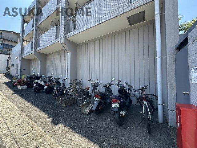 駐車場の空き状況については、その都度、確認いたしますのでお気軽にお聞きください