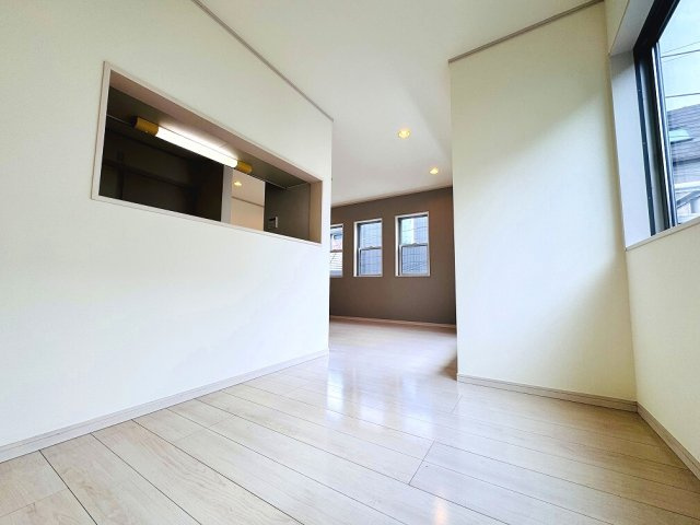一部、アクセントクロスを使用し、デザイン性を高めています。