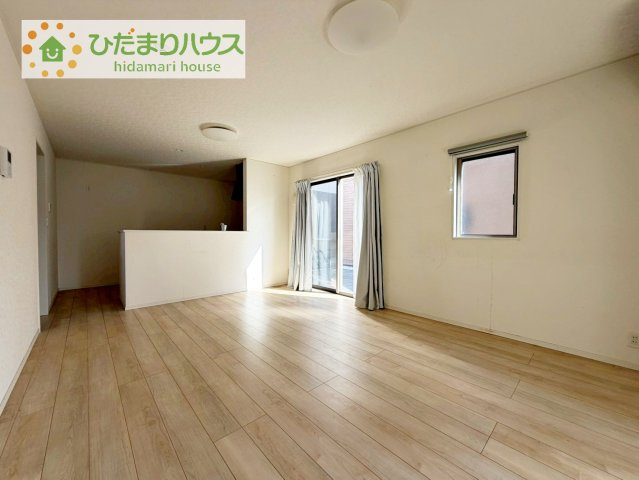 早くお仕事終わらせて、家に帰りたくなるようなリビングです(^^♪