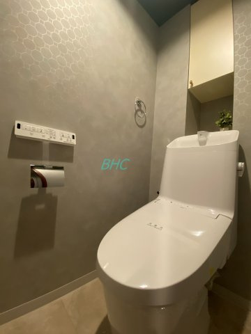 プライベート空間として機能や内装にこだわった、優しい雰囲気のトイレはリラックス空間へ。