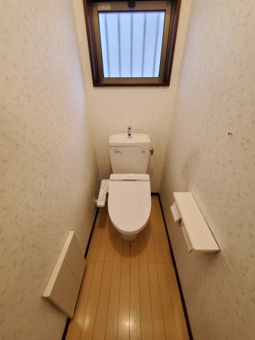 清潔感のあるトイレで、家族みんなが快適に使えます。