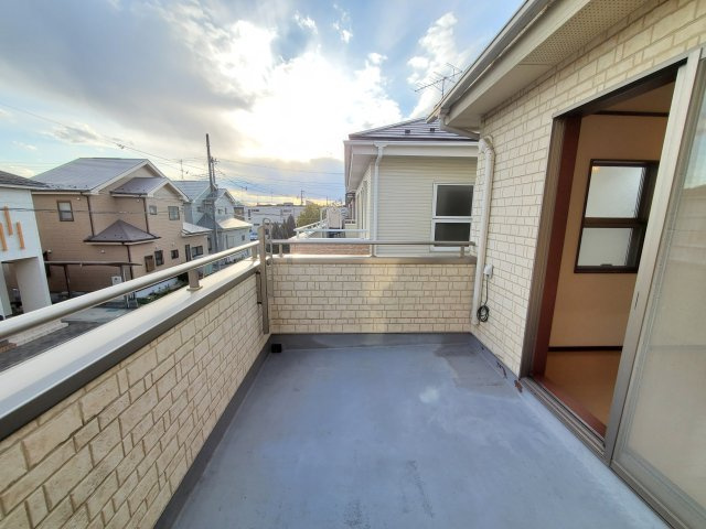 風通しが良く、心地よい風が吹き抜ける。暑い日もここなら涼しく過ごせます。