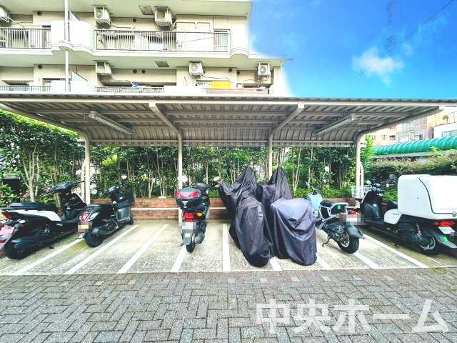 【バイク置場】最新の空き状況や費用などの詳細は担当スタッフまでお問い合わせください。