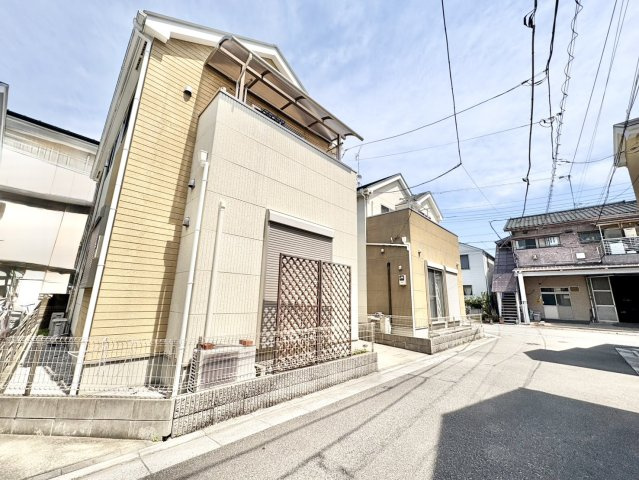 南東道路に面し陽当り良好！全居室に収納がある3LDK！キッチン・洗面・浴室がワンフロアにまとまり、家事がスムーズにこなせる間取りです！