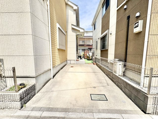 南東道路に面し陽当り良好！全居室に収納がある3LDK！キッチン・洗面・浴室がワンフロアにまとまり、家事がスムーズにこなせる間取りです！