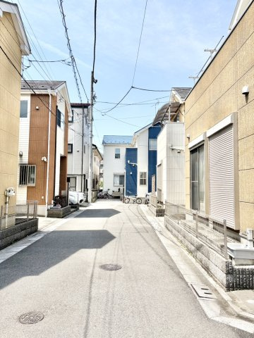 南東道路に面し陽当り良好！全居室に収納がある3LDK！キッチン・洗面・浴室がワンフロアにまとまり、家事がスムーズにこなせる間取りです！