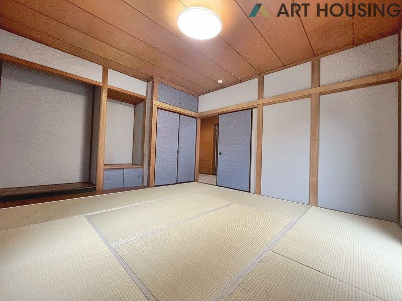 畳の上でゆっくりとくつろげる和室です