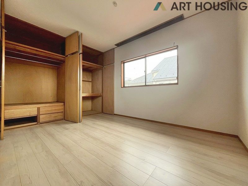 大容量の収納付きでお部屋がスッキリ片付きます♪