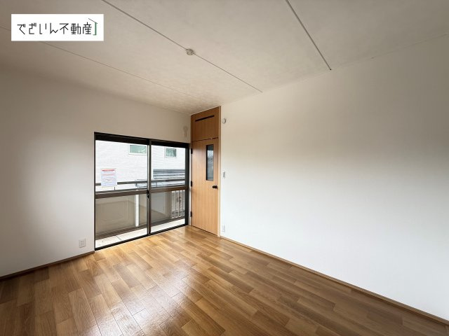 現地(2026年7月撮影)　2階6帖洋室