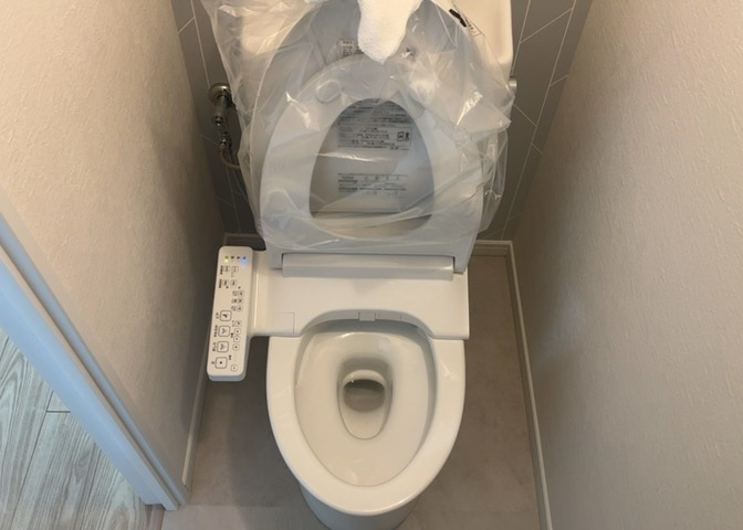 トイレは大きさや形、機能、抗菌性などが異なる多種多彩なタイプが各メーカーから出ています。それぞれに良さがあるため、事前にどういったタイプのトイレがいいのかをご家庭内で決めて、内見に行くといいでしょう。