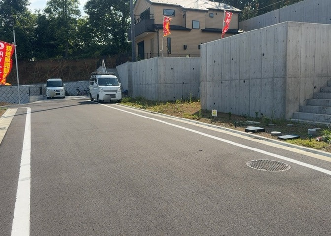物件の詳細については、現地を見てわかること以外に、役所や法務局などで調べないとわからないことがあります。そのため、現地に行く場合は、もしこの物件を買ったらどのような生活ができるかをイメージしましょう。