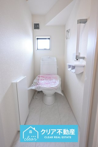 シャワー＆暖房便座付きのトイレです！