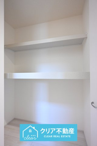 広々としたクローゼットでお部屋はいつでもスッキリクリアに！