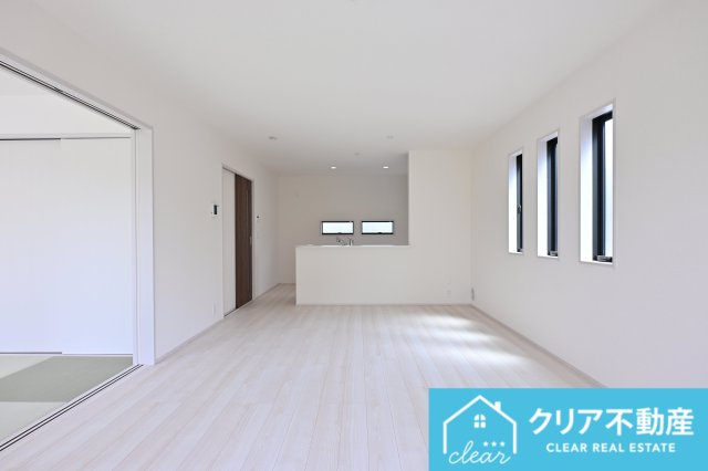 家族揃っての食事が楽しくなる広々としたダイニング♪
