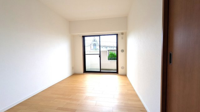バルコニー付きのお部屋です。