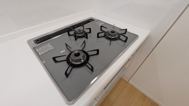 3つ口コンロで料理がはかどります。
