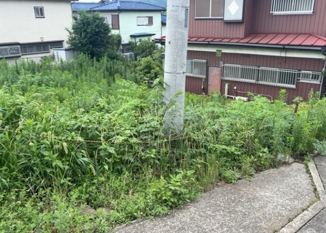 家を建てる前提で土地を探している場合、地盤の丈夫さは譲れない条件の一つです。地盤が脆弱だと追加工事が必要となります。また、過去に地盤沈下や液状化現象を起こした土地は、できるだけ避けた方がいいでしょう。