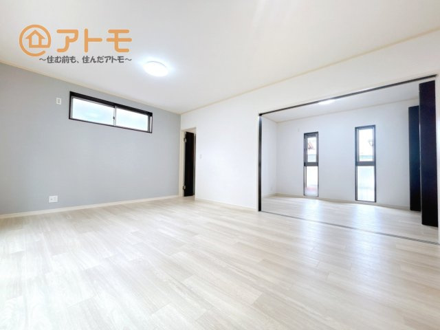 広々としたリビングは家具によって雰囲気が変わります♪