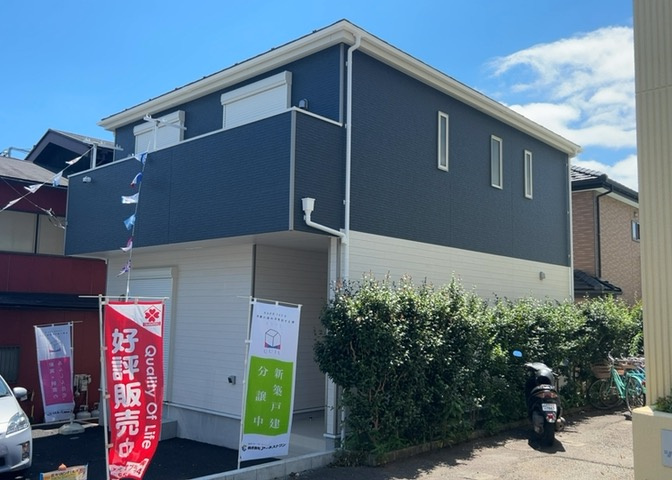 木造住宅とは土台、壁、柱など建築物の強度を支える構造体の材に木が使用されている構造を指します。構造体は建物の自重を支えるだけではなく風圧や水圧、積裁荷重などあらゆる衝撃に耐えるための基礎です。