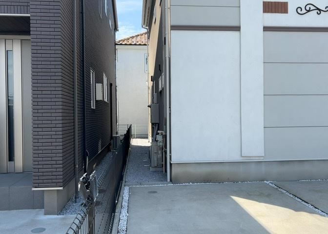 省エネ給湯器とは従来型の給湯器より熱効率が高く、少ない燃料でたくさんのお湯を沸かすことが出来る高効率な給湯器のことを指します。また、省エネ給湯器には種類があり、利便性や効果なども様々です。