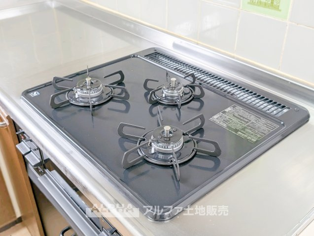 【gas　stove】◆ガスコンロ◆使い勝手に配慮されたガスコンロを備えたキッチン。火力調整がしやすく、毎日の調理がスムーズに進み、家事の時間を心地よく支えてくれます