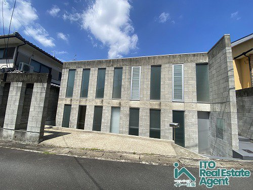 外観：326000198727