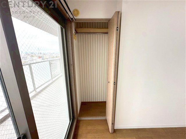 衣類やアクセサリー、小物類の収納が便利で整理整頓がしやすく、部屋の美観を保ちつつ、スペースを最大限に活用できます。衣服のしわやダメージを防ぎ、長持ちさせることができます。