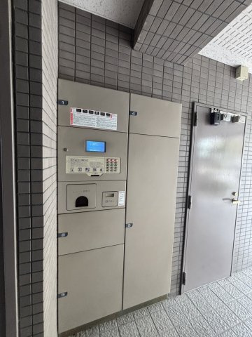 宅配ボックス♪24時間荷物の受け取りが可能です♪