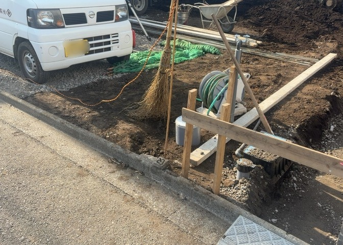 駐車場と明記されていても、最小スペースでつくられた駐車場だと大型車は駐車できなかったり、出入りしにくくなったりする可能性があります。お車のサイズと購入したい物件の駐車場のサイズを現地で確認しましょう。