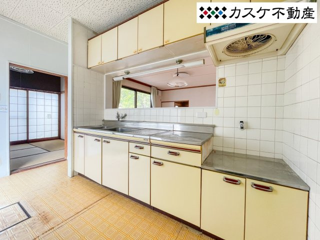 収納がたっぷりあるカウンターキッチン