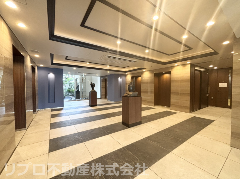 格式を感じさせるエントランスホール！住まいに帰るたびにワンランク上の暮らしを実感！