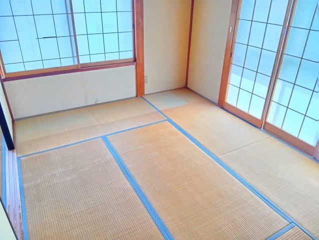 二面採光なので日差しがたっぷり入ります。また風通しが良く解放感もあります。