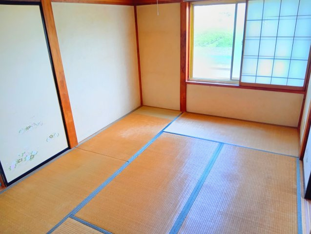 来客スペース・子供の遊び場・昼寝スペースなど色々と幅広く使える大活躍の和室です。