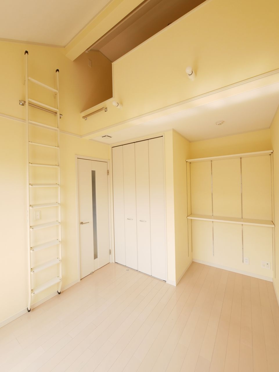 2階　南側　5.2帖洋室　こちらもロフト付き