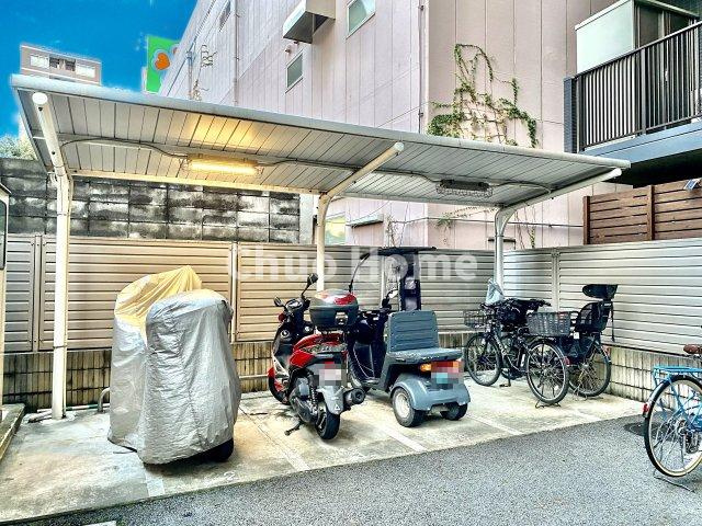 【バイク置場】最新の空き状況や費用などの詳細は担当スタッフまでお問い合わせください。