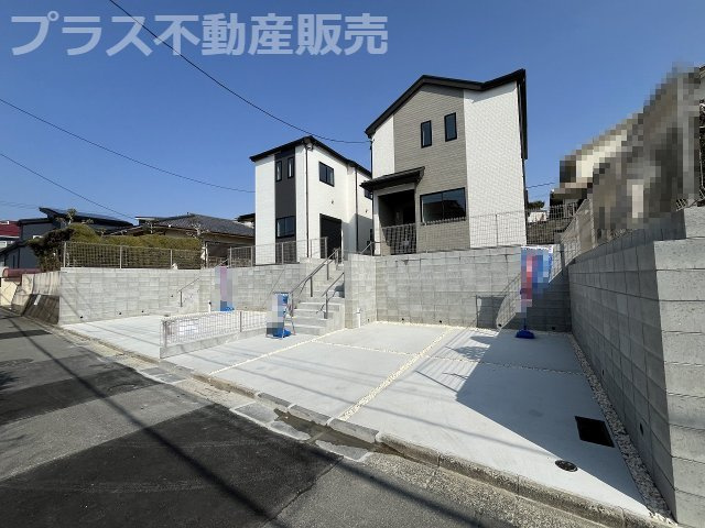 完成しました。物件内部もご見学頂けます。プラス不動産販売にお任せ下さい。