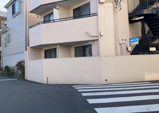 隣家の土地はどうなっているのか、生活利便施設が近くにあるのか、学校まで近いかなど、お客様のライフスタイルにあわせたイメージが重要です。また、近くにあると困る施設が近くにないかも確認するといいでしょう。