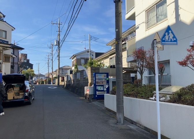 眺望を気にして物件を探す場合、前面に建物が建っていないか現地で確認しましょう！前面に建物があると景色はもちろん、日当たりや風通しにも影響が出てきます。住んだ時のことを想像しながら現地見学をしましょう。