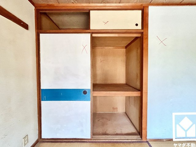 押入れは撤去・配置を変更し、クローゼットを設置予定です。（リフォーム中の写真です）